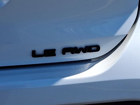 Used 2025 Toyota Highlander LE AWD/4WD image 32