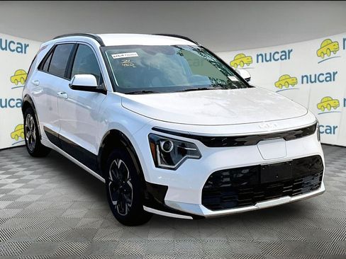 Used 2024 Kia Niro Wind w/ Wind Preserve Package FWD image 1