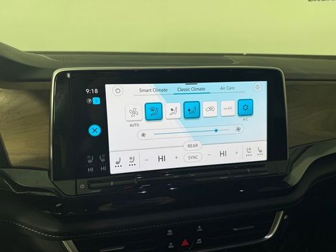 Used 2024 Volkswagen Atlas SE image 18