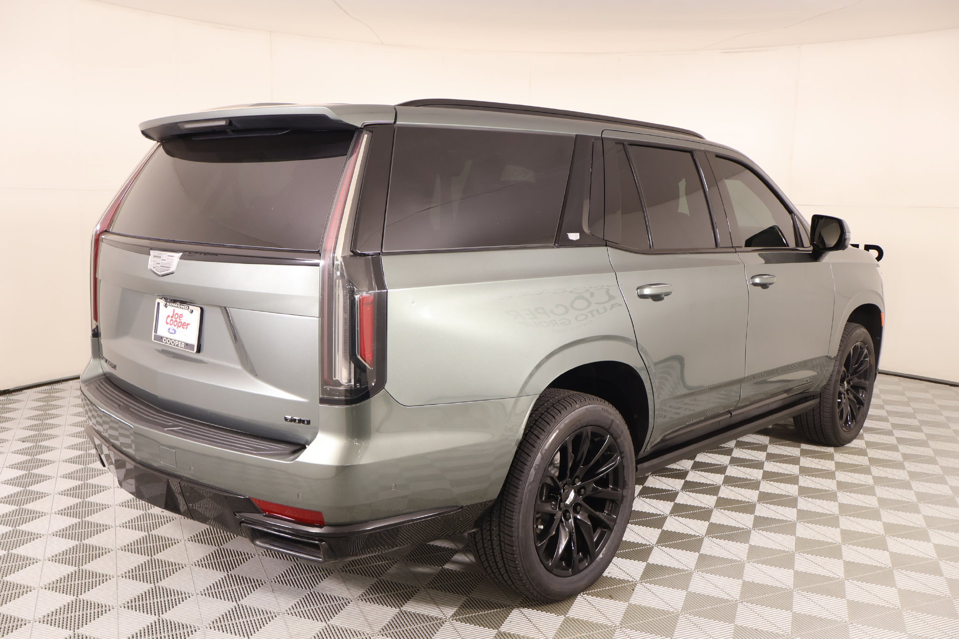 Used 2024 Cadillac Escalade Sport Platinum w/ LPO, ONYX Package AWD/4WD image 23