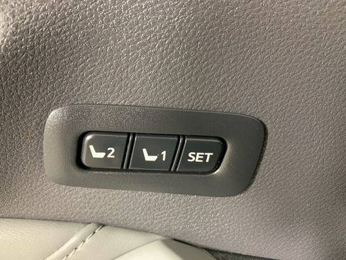 Used 2020 Toyota Avalon Limited w/ Advanced Safety Package FWD image 17