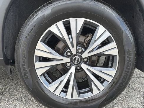 Certified 2023 Nissan Rogue SV w/ SV Premium B Package AWD/4WD image 11