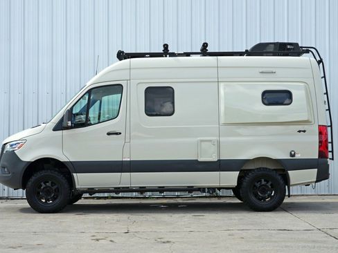 Used 2020 Mercedes-Benz Sprinter 2500 w/ Premium Plus Package image 9