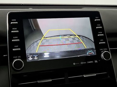 Used 2019 Toyota Avalon Limited image 18