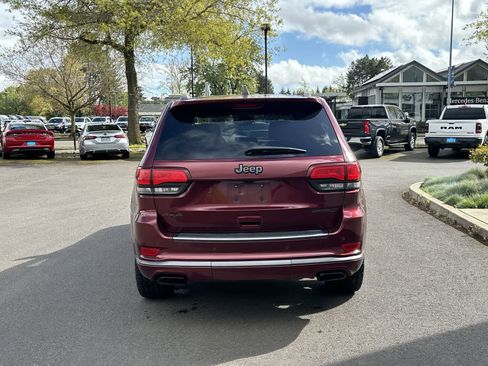 Used 2019 Jeep Grand Cherokee Limited X image 4