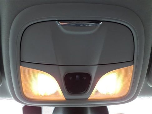 Certified 2022 Jeep Cherokee Latitude Lux image 23