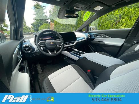Used 2025 Chevrolet Equinox EV LT FWD image 33