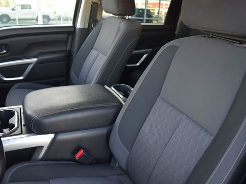 Used 2021 Nissan Titan SV w/ SV Convenience Package AWD/4WD image 27