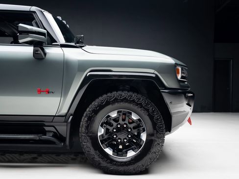 Used 2024 GMC Hummer EV 3X w/ Extreme Off-Road Package AWD/4WD image 39