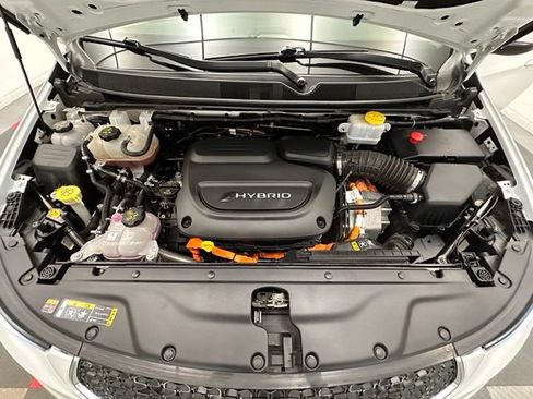Used 2023 Chrysler Pacifica Touring-L FWD image 20