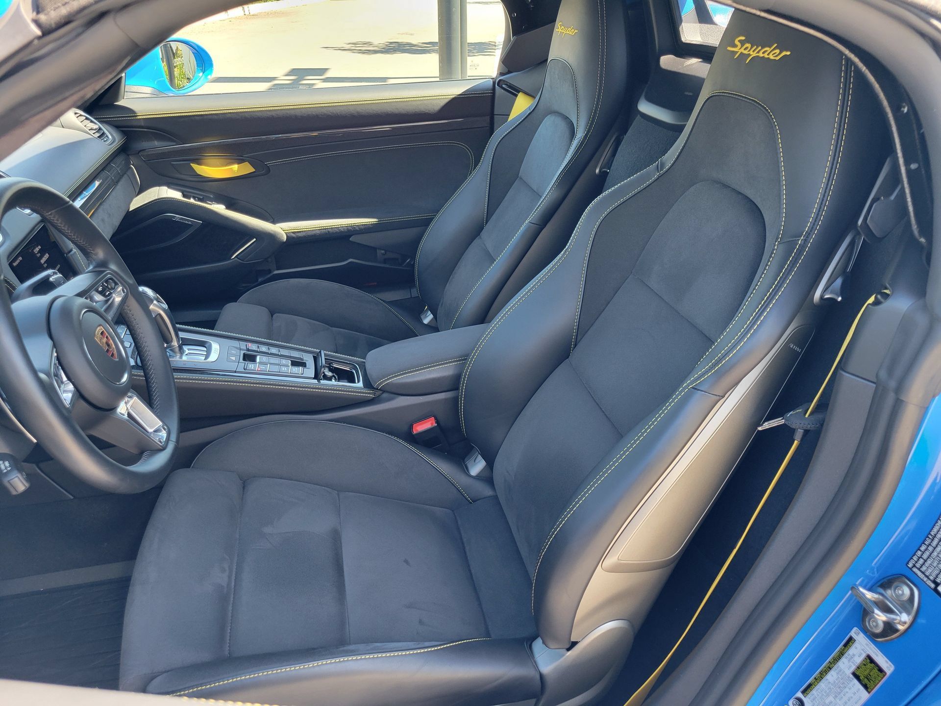 Certified 2023 Porsche 718 Boxster Spyder RWD image 5
