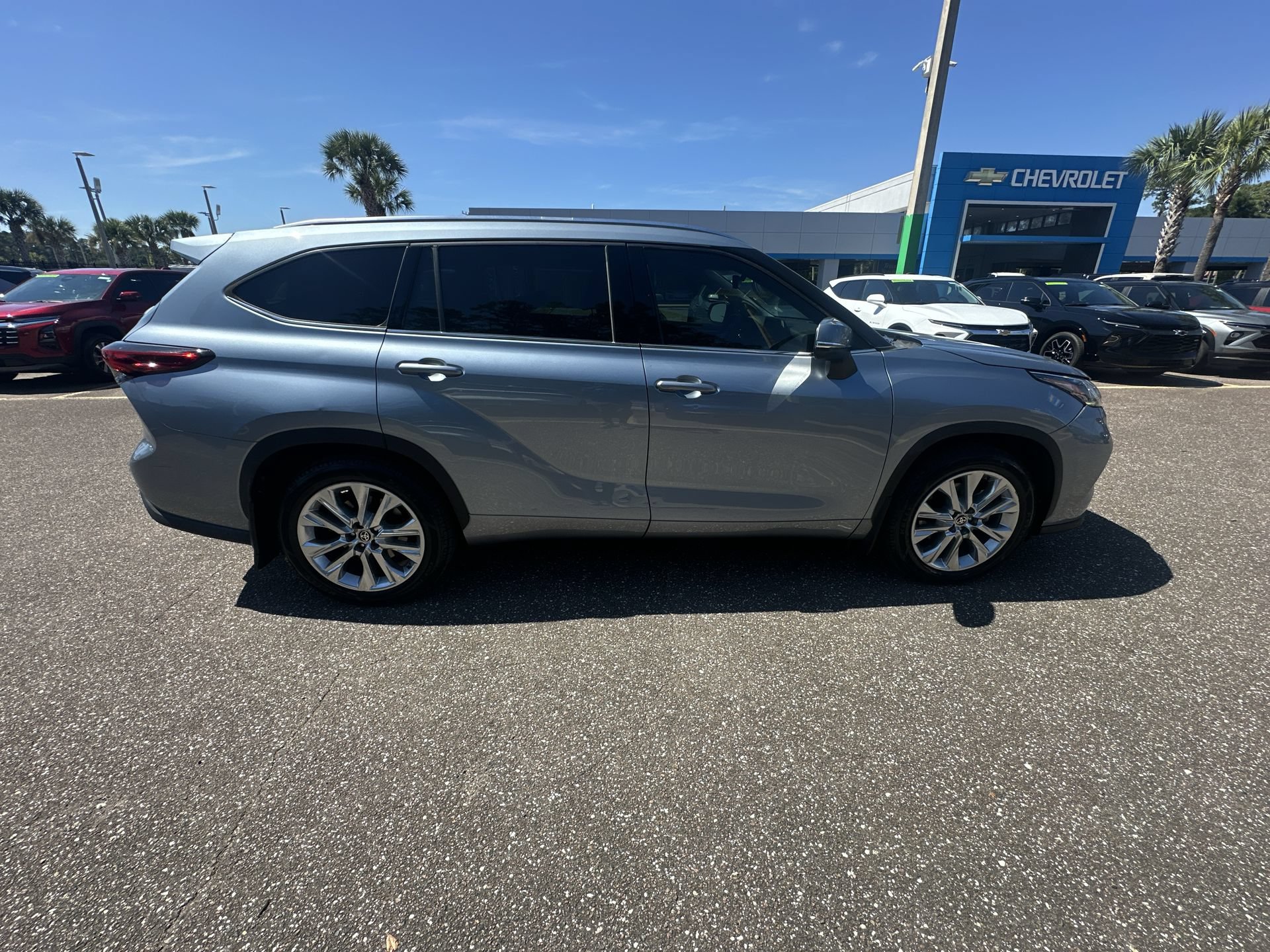 Used 2021 Toyota Highlander Limited AWD/4WD image 9