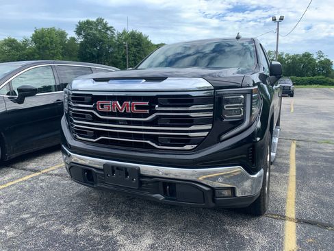 Used 2023 GMC Sierra 1500 SLT w/ SLT Premium Plus Package AWD/4WD image 2
