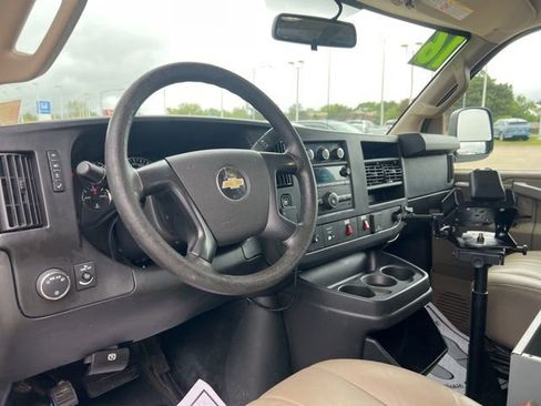 Used 2016 Chevrolet Express 2500 image 24