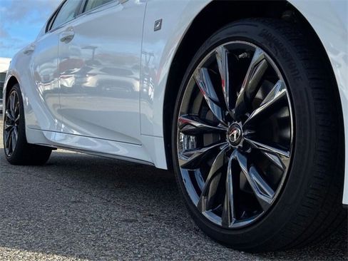 Used 2022 Lexus IS 350 F Sport image 9