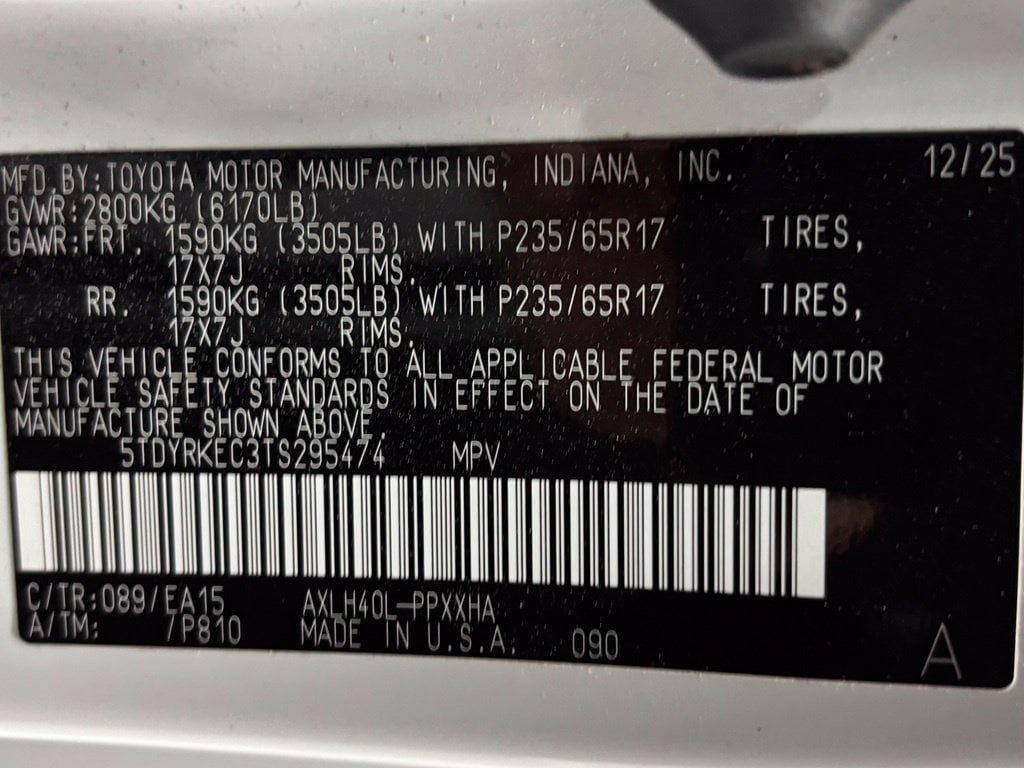 Used 2026 Toyota Sienna XLE FWD image 11