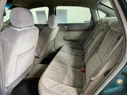 Used 2000 Chevrolet Impala w/ Preferred Equipment Group FWD image 22