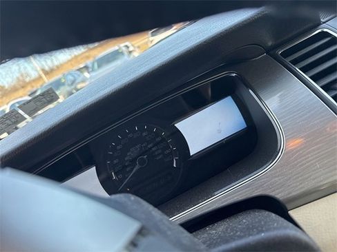 Used 2015 Ford Taurus SEL w/ Equipment Group 201A image 5