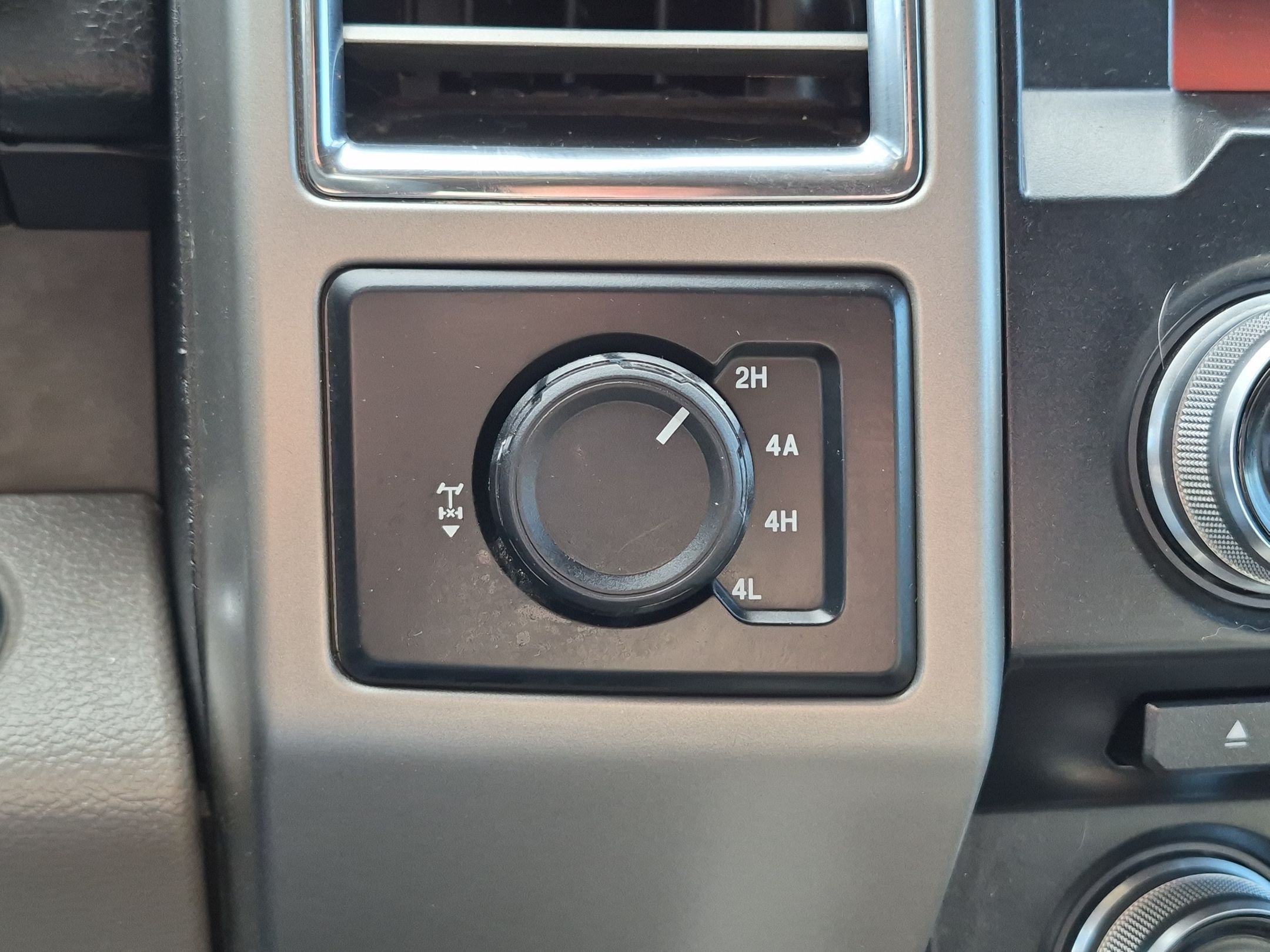 Used 2015 Ford F150 Lariat AWD/4WD image 21