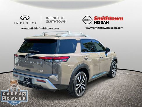 Used 2024 Nissan Pathfinder Platinum AWD/4WD image 9
