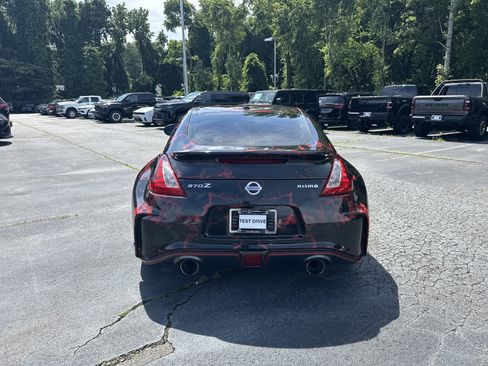 Used 2020 Nissan 370Z NISMO RWD image 8