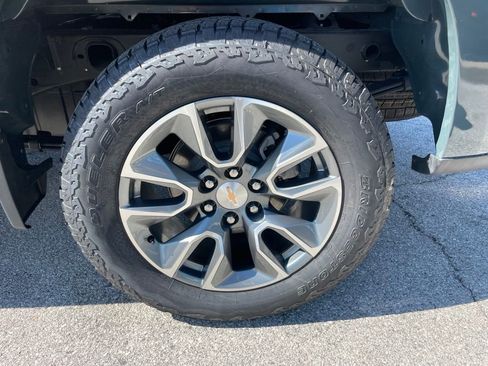 Used 2025 Chevrolet Silverado 1500 LT AWD/4WD image 35