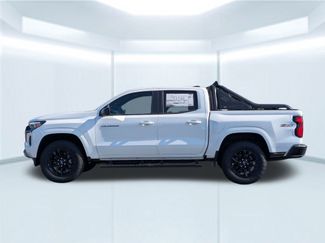 New 2025 Chevrolet Colorado Z71 w/ Midnight Edition video 2