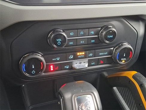 Used 2022 Ford Bronco Badlands image 16