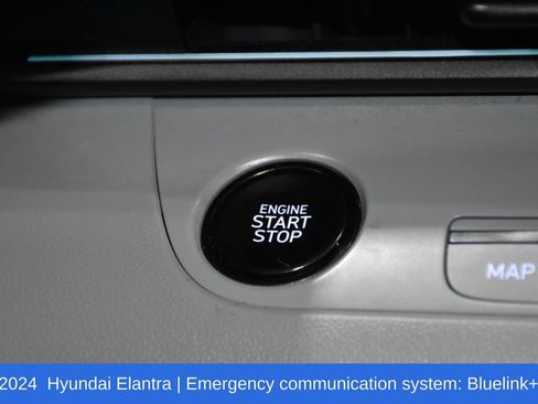 Used 2024 Hyundai Elantra Limited image 12