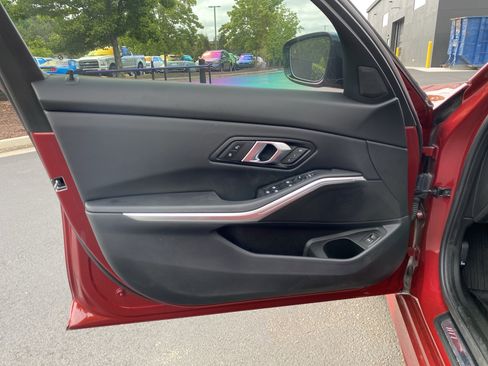 Used 2025 BMW 330i Sedan w/ M Sport Package RWD image 16