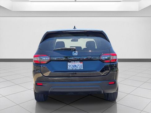 Used 2023 Honda Pilot LX image 6