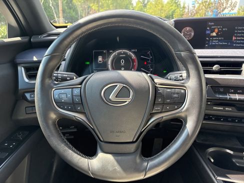 Used 2019 Lexus UX 250h w/ Premium Package AWD/4WD image 23