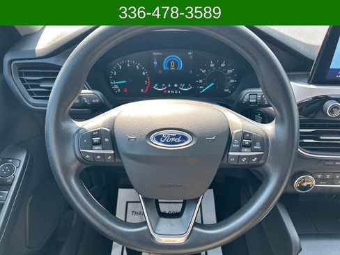 Used 2020 Ford Escape SE image 22