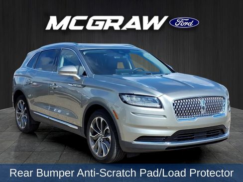 Used 2023 Lincoln Nautilus Reserve AWD/4WD image 5