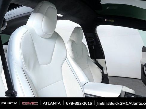 Used 2022 Tesla Model X Plaid image 21