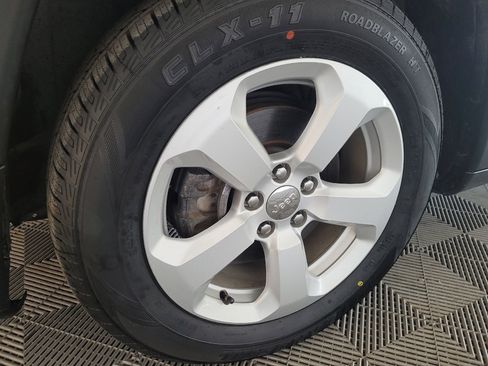 Used 2018 Jeep Compass Latitude w/ Safe & Security Group FWD image 31
