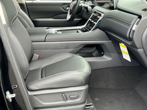 New 2026 Nissan Armada SV image 26