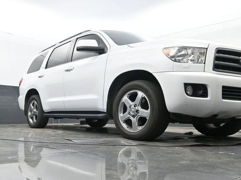 Used 2013 Toyota Sequoia SR5 w/ Sport Appearance Pkg image 9