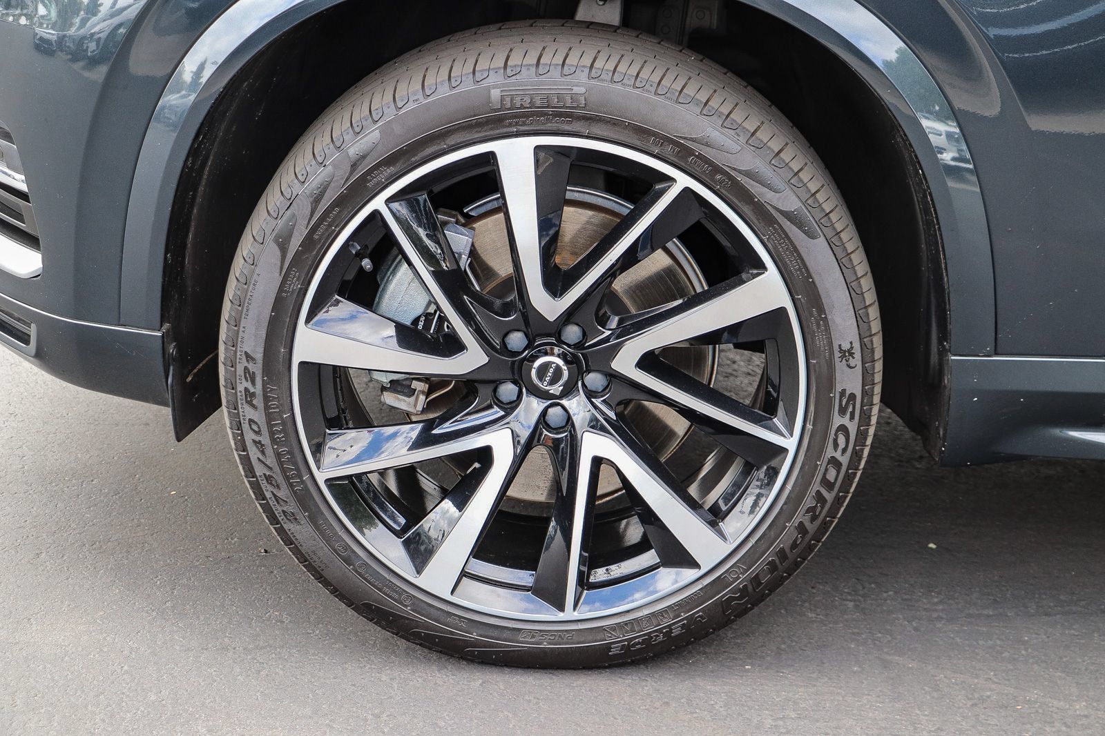 Used 2021 Volvo XC90 T8 Inscription Expression w/ Advanced Package AWD/4WD image 11