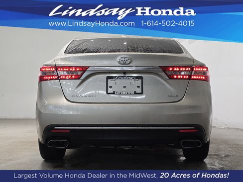 Used 2017 Toyota Avalon XLE image 5
