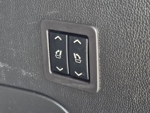 Used 2019 Cadillac Escalade 2WD image 19