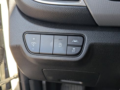 Certified 2023 Kia Seltos LX image 28