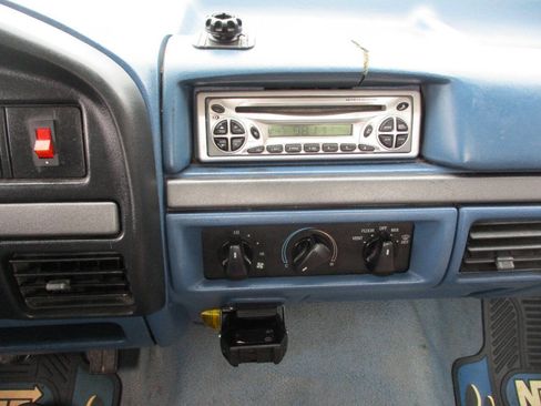 Used 1995 Ford F250 2WD Regular Cab image 21
