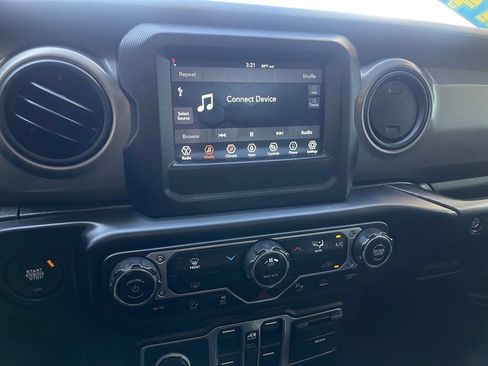 Used 2022 Jeep Wrangler Unlimited Sport AWD/4WD image 19