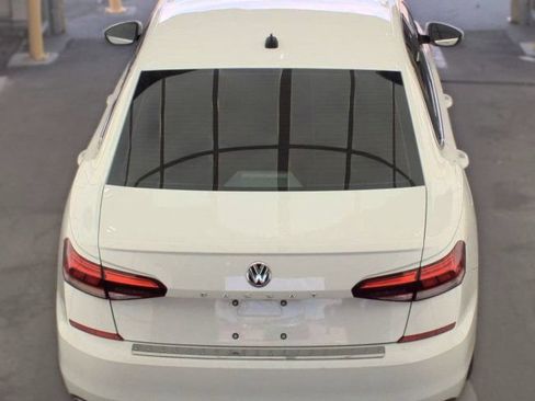 Used 2022 Volkswagen Passat 2.0T SE FWD image 5
