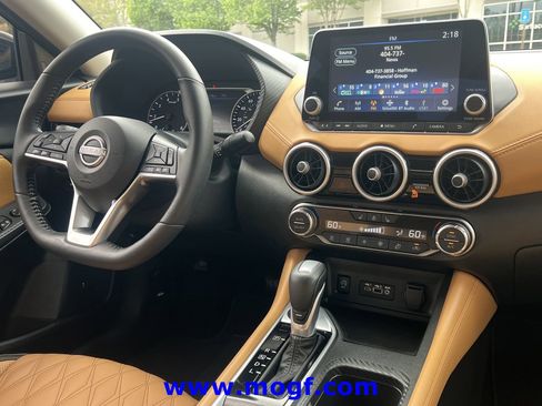 Used 2025 Nissan Sentra SV w/ SV Premium Package image 6