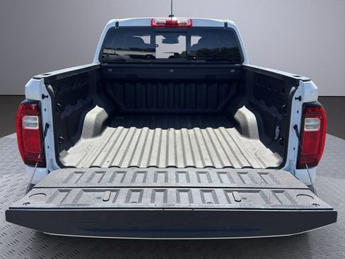 Certified 2024 GMC Canyon AT4 w/ AT4 Premium Package AWD/4WD image 27