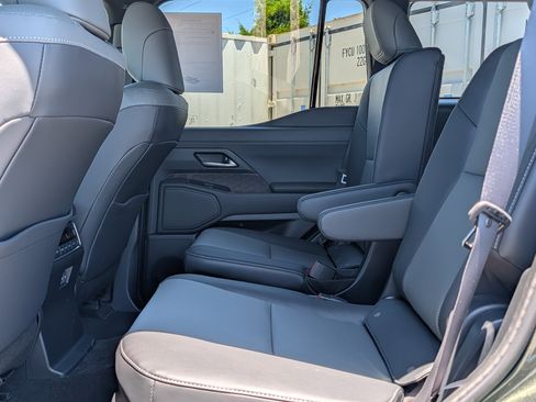 Used 2025 Lexus GX 550 w/ Accessory Package (Z1) AWD/4WD image 41