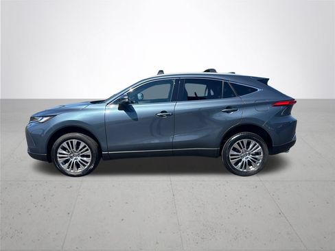 Certified 2023 Toyota Venza XLE AWD/4WD image 11