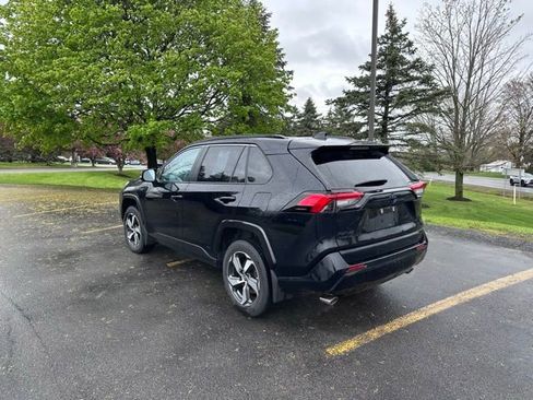 Used 2024 Toyota RAV4 SE w/ Weather & Moonroof Package AWD/4WD image 5